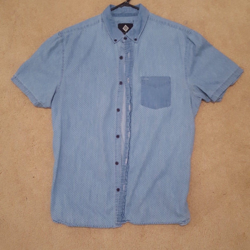 Button up - Picture 4 of 4